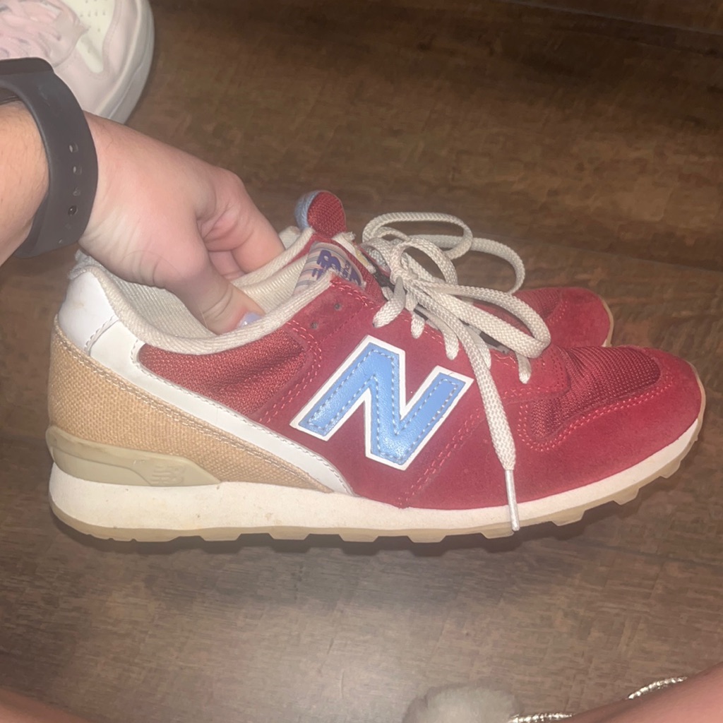 New Balance 696